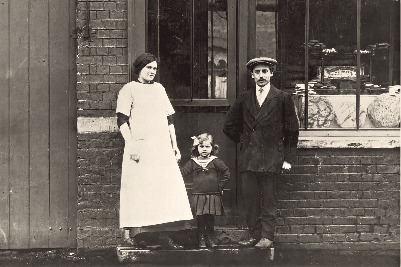 1908 - Family business continues